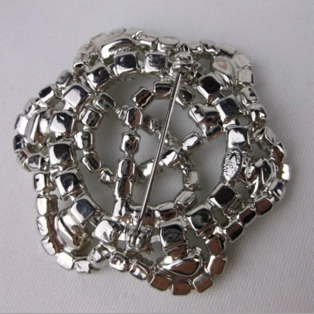 Vintage 1950s Kramer of New York Large Rhinestone Brooch‎
